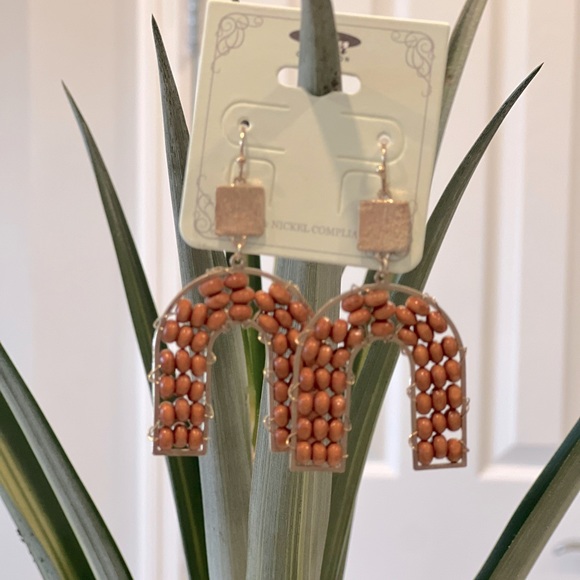 Jewelry - FINAL PRICE Wood bead arc dangle earrings